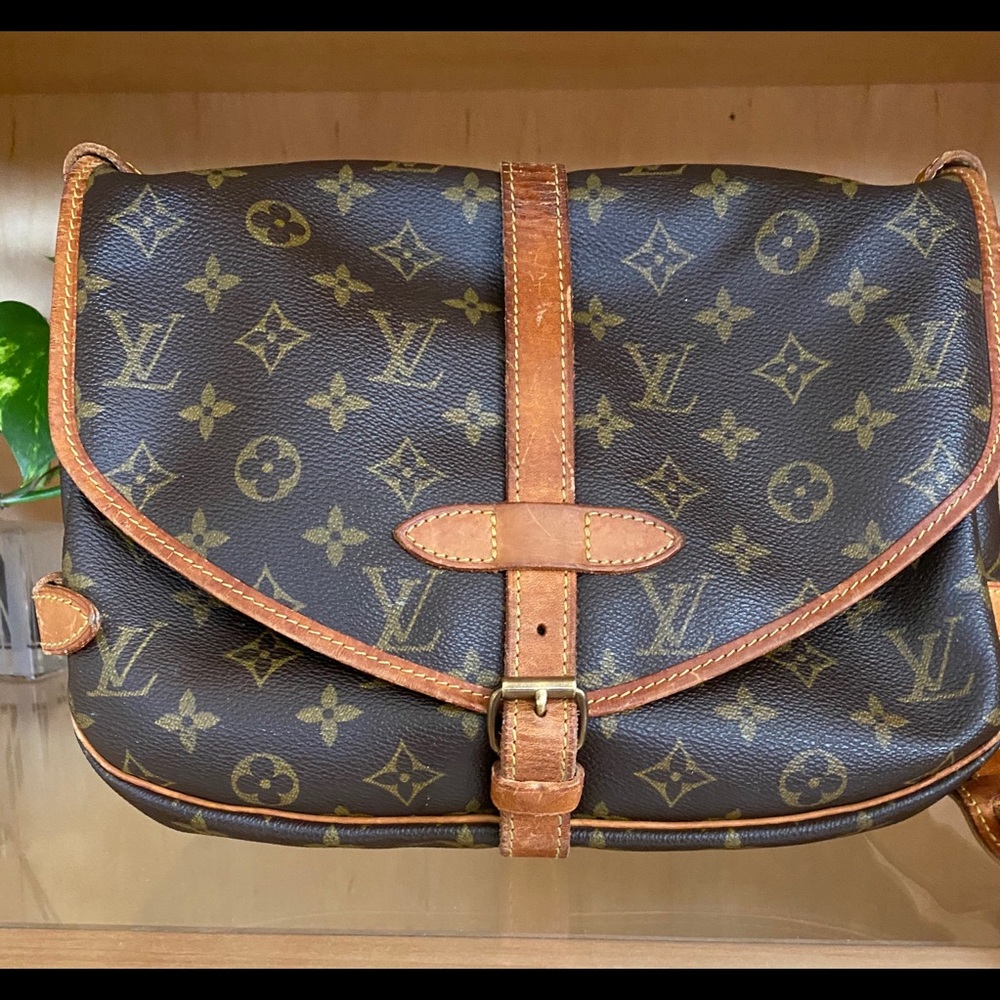Well loved favorite bag very functional